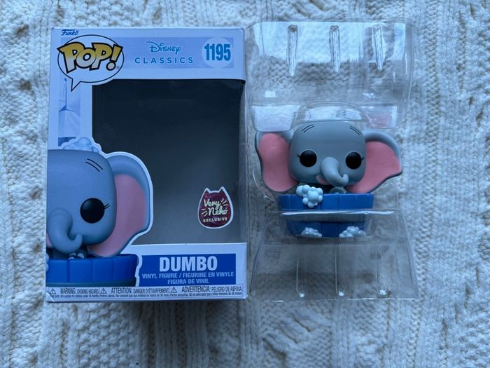 Funko Disney Classics POP! Vinyl Figurine Dumbo in Bathtub new DAMaged BOx PLease look at the pictures