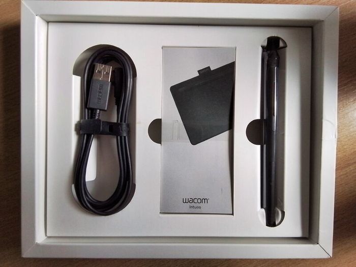 Wacom Intuos Small Graphics Tablet