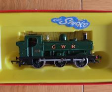 Train model - Hornby GWR Tank Engine (No. 8751) OO Gauge - With Smoke