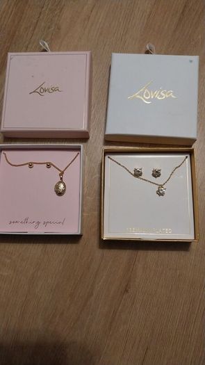 Bnwt loving jewellery sets 5euro each
