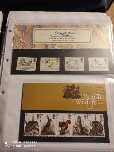 Stamp album UK's Presentation packs x 100