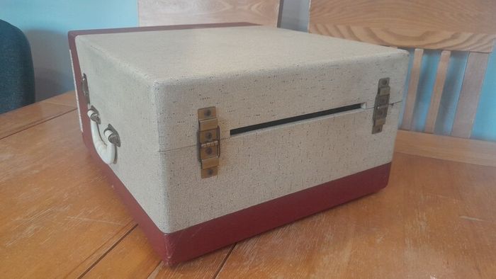 Rare 1957 Vintage Pilot Encore RC126, portable suitcase, record player. Excellent Vintage Condition. BSR 4 speed Turntable. Plays 33/3 and 45 RPM, 16's and 78's