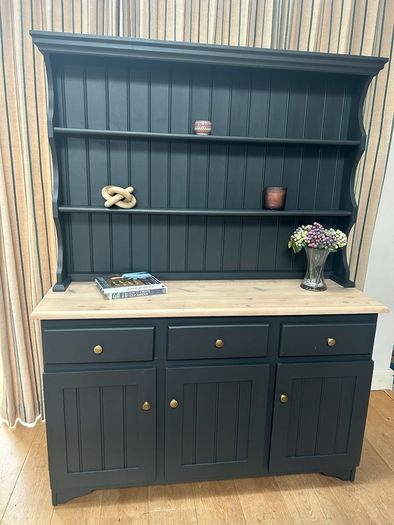 kitchen dresser / cabinet