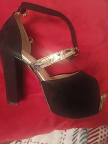 Womens heels Size 4