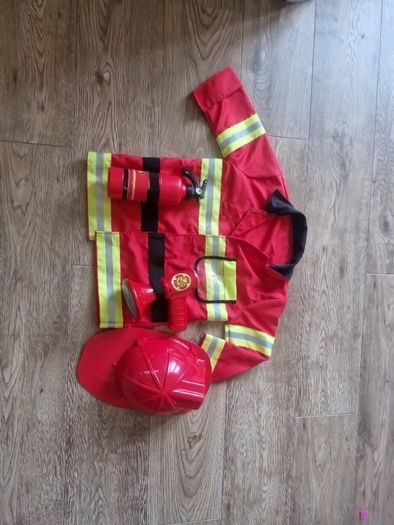 melissa & doug fireman costume