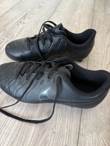 Kids Nike football boots - hardly worn