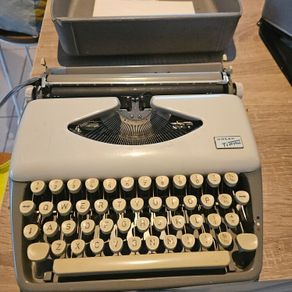 tippa adler typewriter
