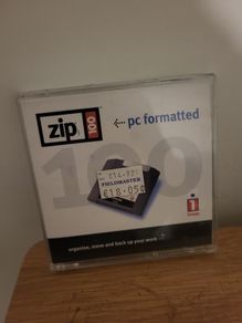 Zip 100 disk