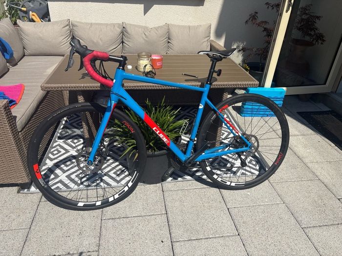Cube Attain Race - 53cm