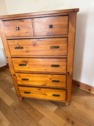 Solid wood Chest of Drawers