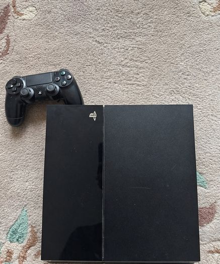 PS4 500G + 1 Controller