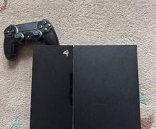 PS4 500G + 1 Controller