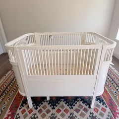 Sebra Extendable Cot Bed / Baby & Junior Bed