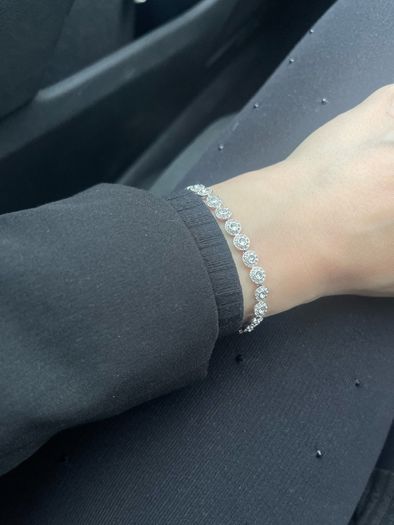 Swarovski Angelic set necklace and bracelet
