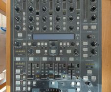 BEHRINGER DIGITAL DJ MIXER DDM4000, with Power Lead, in excellent condition. Powers on