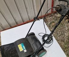 Lawn scarifier