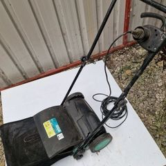 Lawn scarifier
