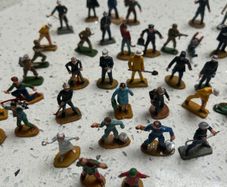 Trains figures