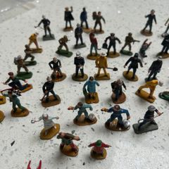 Trains figures