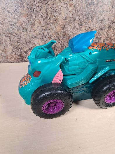 hot wheels CAR CHOMPIN MEGA WREX monster truck with lights and sounds