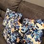 8 cushions Image 2