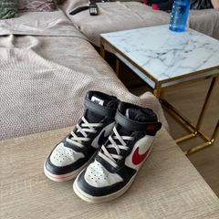 Boys Nike trainers UK size 1