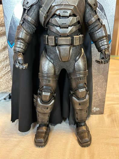 Hot Toys Batman Armour BVS