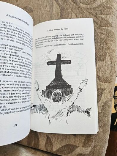 A Light Between The Hills. By Heather Parsons. Illustrated By Don Conroy.a First Edition Paperback In Good Condition   See Photos For Same.