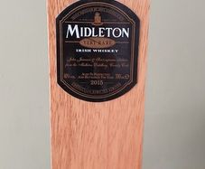 Midelton Very Rare whiskey box