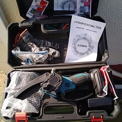 Battery chainsaws