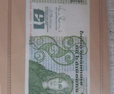 2 consecutive numbered Punt notes.