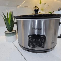 Slow cooker