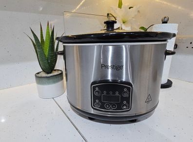 Slow cooker