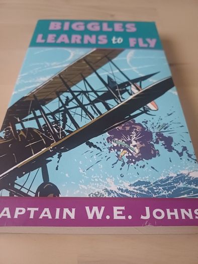 Biggles Learns to Fly by Captain W.E. Johns (WW1 Adventure Paperback 2003)