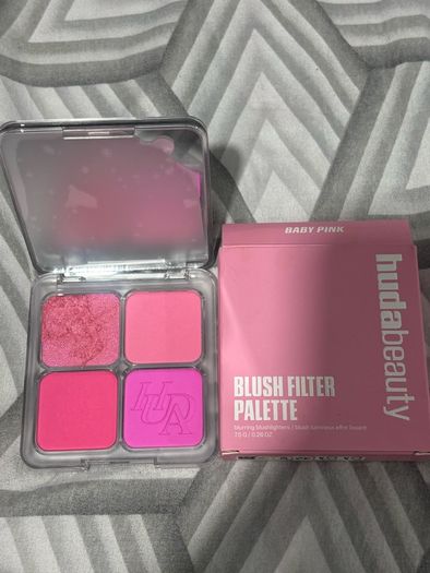 Huda beauty blush palette