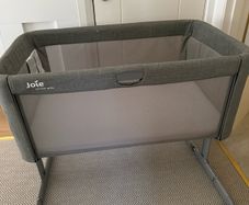 Next to me bedside crib
