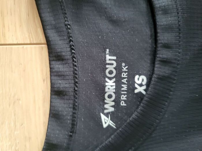 sleevless t shirt
