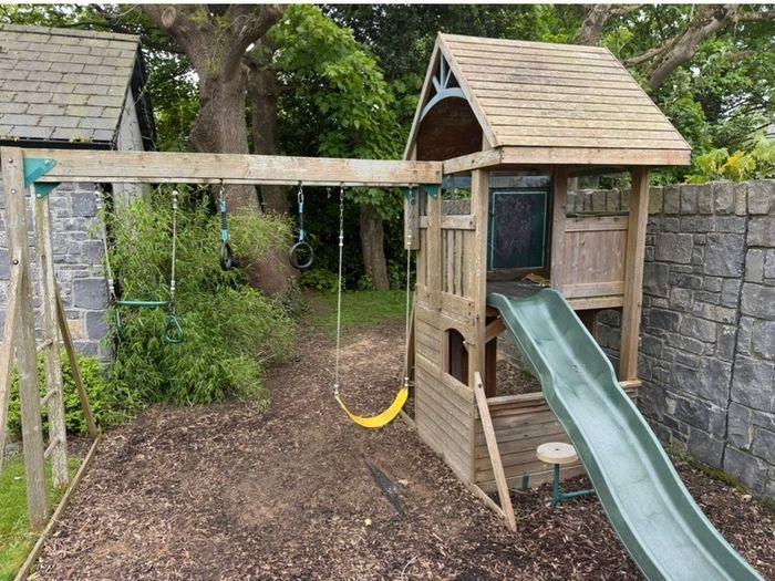 Play/Tree House