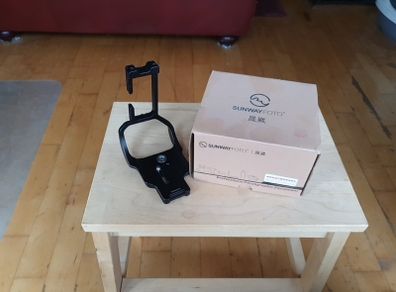 Sunwayfoto Bracket for Canon R5 With battery grip