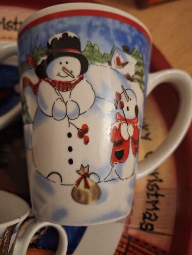 Assorted Mugs and 2 Large Plastic Plates