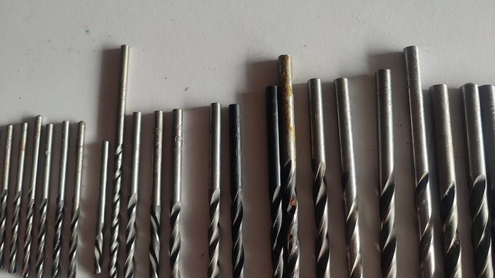 Lot of 32 USSR Metric Twist Drill Bits Set 2mm-6.9mm HSS R6M5 Jobber Taps NOS