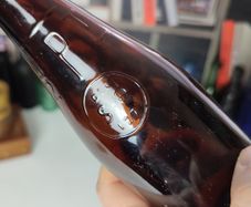 111 - Vintage Antique Brown Glass Embossed Letters Bottle Saorstat Eireann Irish Free State 1922 - 1937