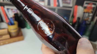111 - Vintage Antique Brown Glass Embossed Letters Bottle Saorstat Eireann Irish Free State 1922 - 1937