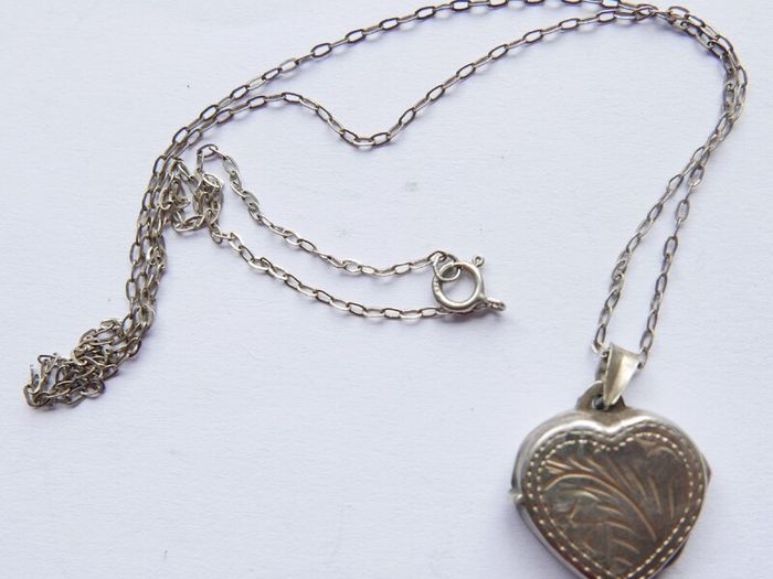 Vintage Solid 925 Sterling Silver Dual Photo Heart Locket Necklace length 20" - 3,4g