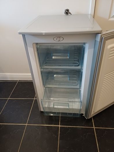 Undercounter freezer