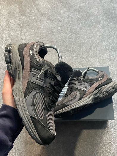 New balance 2002r