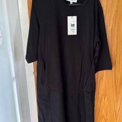 New Carolyn Donnelly Dress