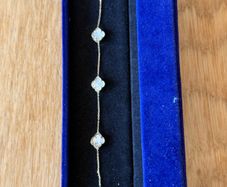 Clover MOP bracelet