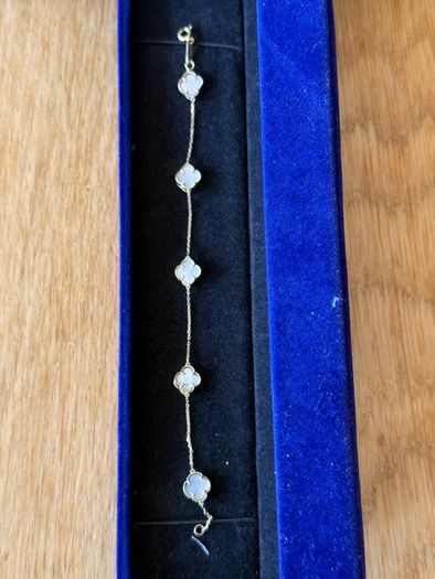 Clover MOP bracelet