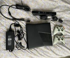 Xbox 360 Bundle with Kinect, 2 Controllers & 13 Games